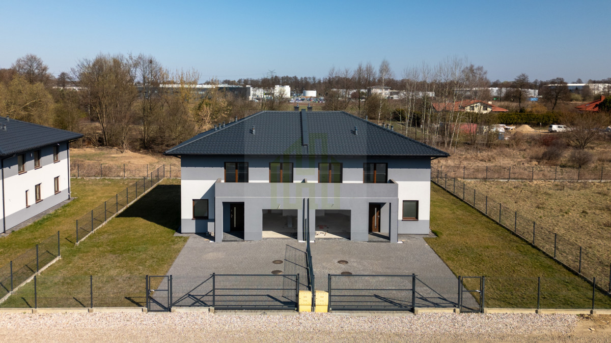 Przestronny blizniak w spokojnej okolicy