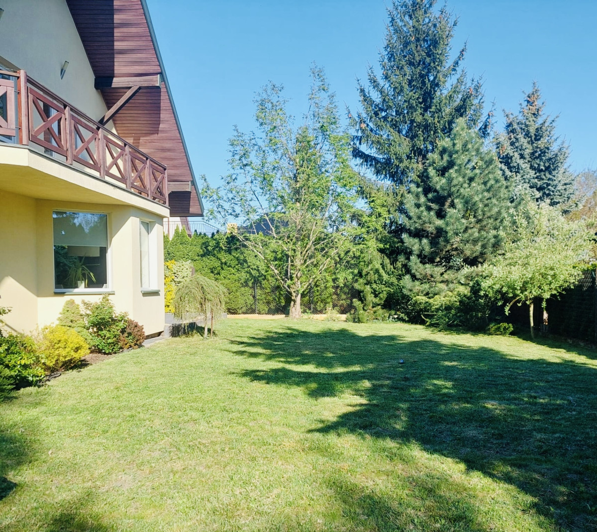 Dom w Błoniu w cichej okolicy