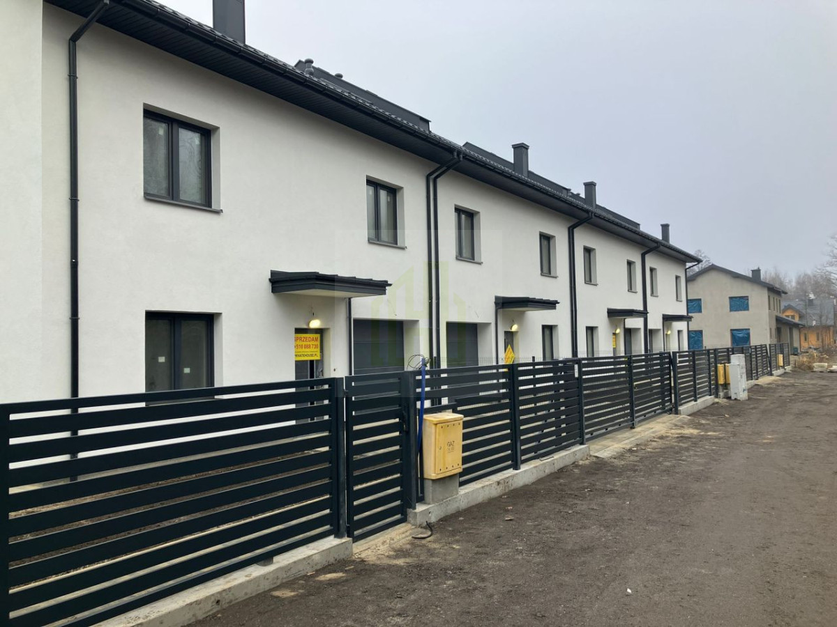 Segment 113m2 z garażem i ogródkiem – Zielonka