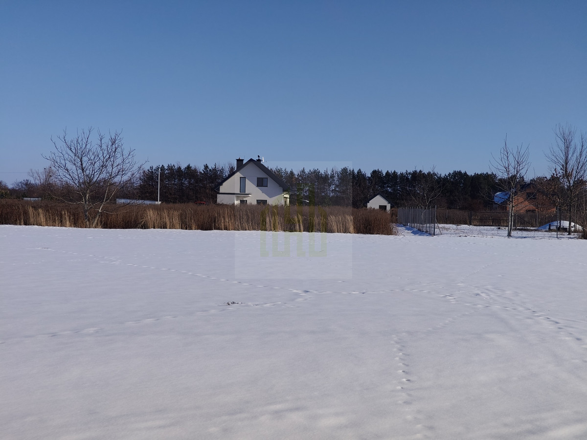 3 działki, media, lokalizacja