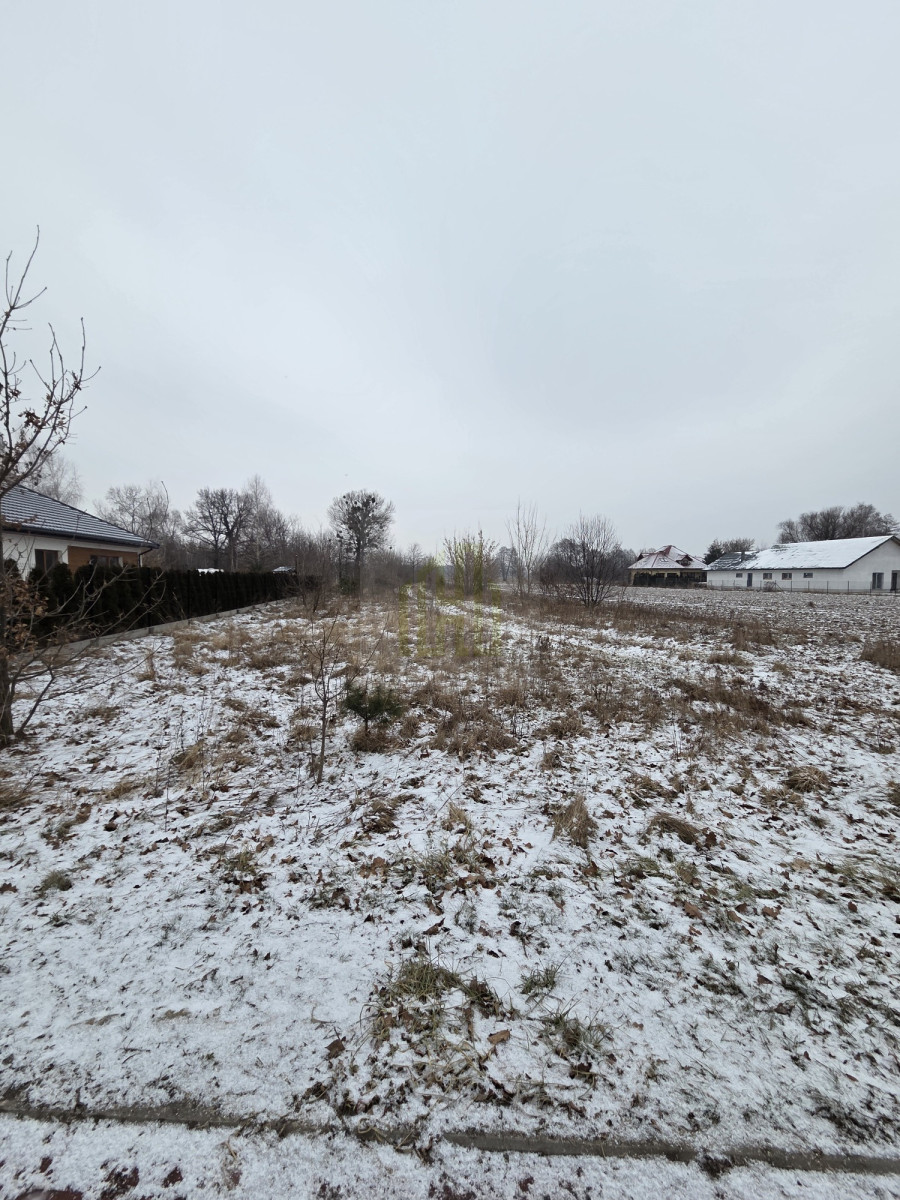 Działka budowlano-usługowa