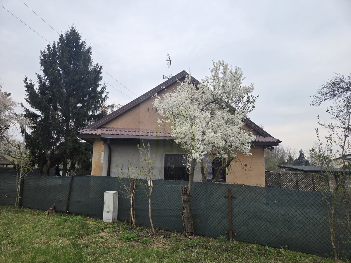 Wyjątkowy dom  w spokojnej okolicy | Żyrardów